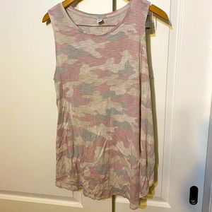 Old Navy XL Tall Luxe Tank, curved hem EUC, pink camo, swing style